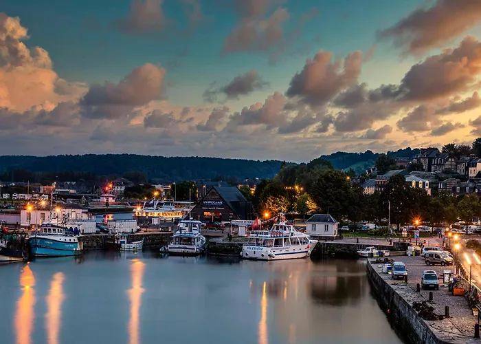 Best Western Le Cheval Blanc -Vue Sur Le Port-Plein Centre Ville Honfleur